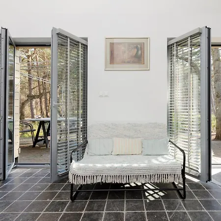 Quiet House Near The By Renters *
