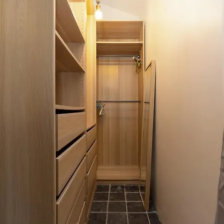 Quiet House Near The By Renters *
